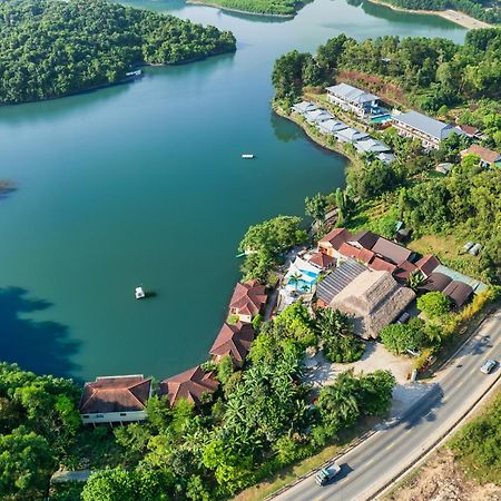 Phong Nha Lake House Resort מראה חיצוני תמונה