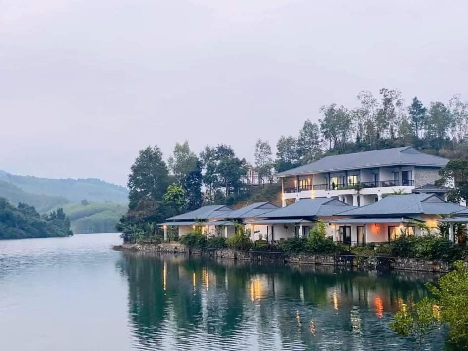 Phong Nha Lake House Resort מראה חיצוני תמונה